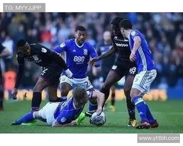 米尔沃尔主场迎战布伦特福德双方争夺英冠积分榜关键战役 米尔沃尔主场迎战布伦特福德双方争夺英冠积分榜关键战役