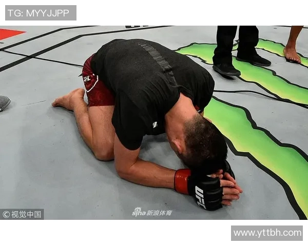 王冠与卡萨雷斯的巅峰对决谁能赢得荣耀与胜利